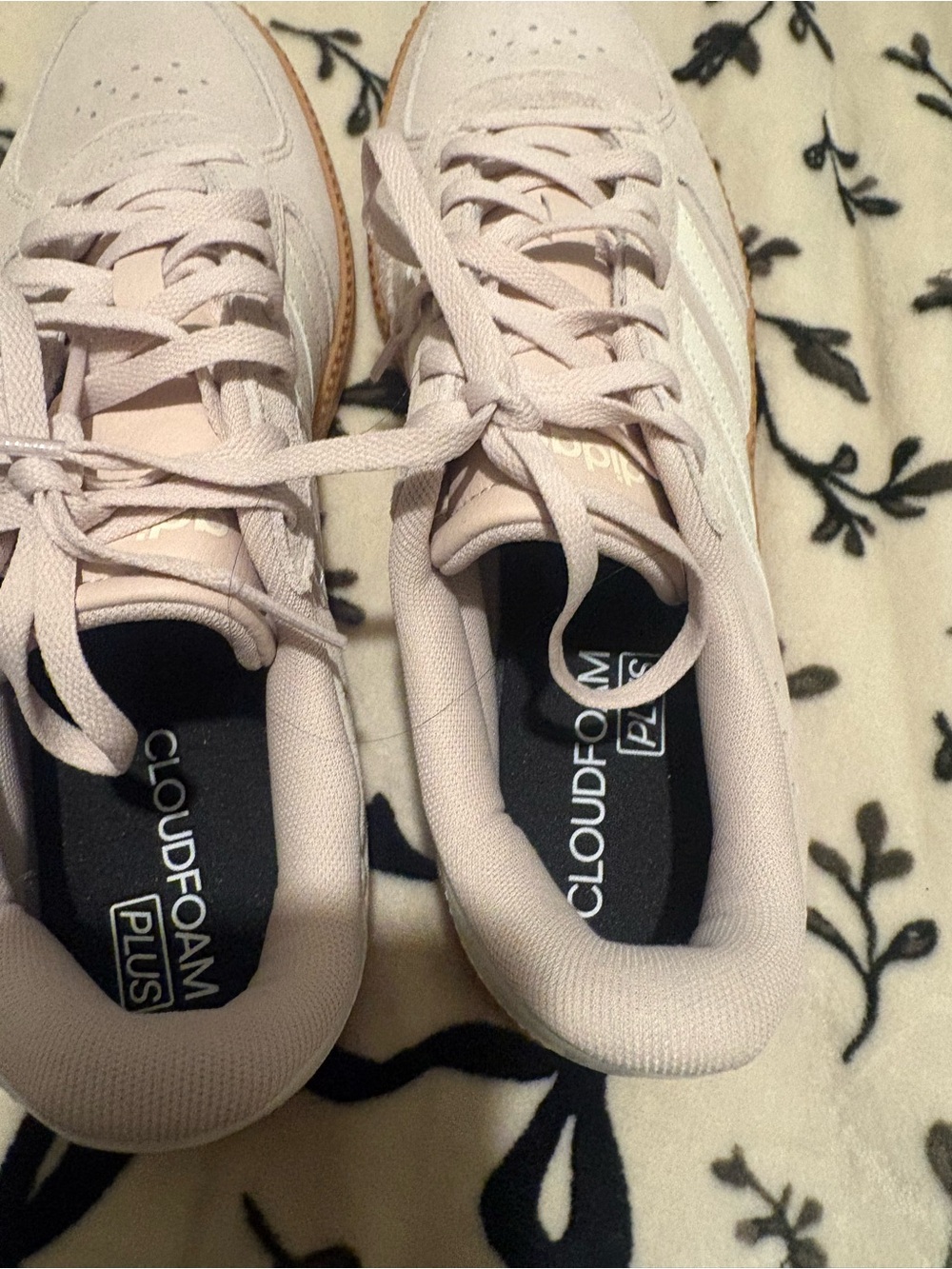 adidas Women's Light Pink Suede Sneakers with Gum Sole - Picture 5 of 8